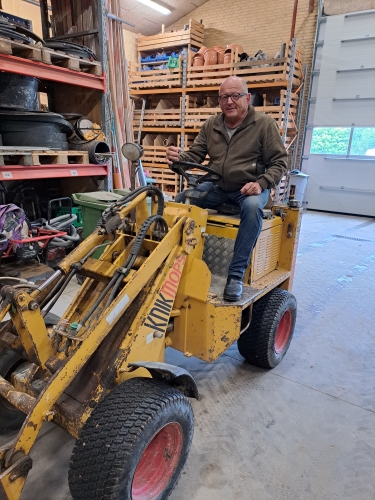 Maskinfører i Ørbæk på Fyn udfører mandskabsudlejning med minilæsser til entreprenør- og landbrugsopgaver i Danmark